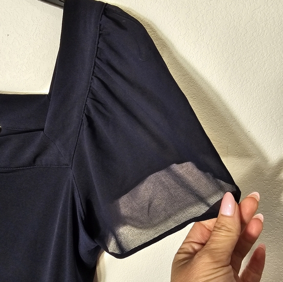 Calvin Klein Elegant Navy Blue Square Neckline Women's Top Size Medium NWOT - Picture 4 of 8